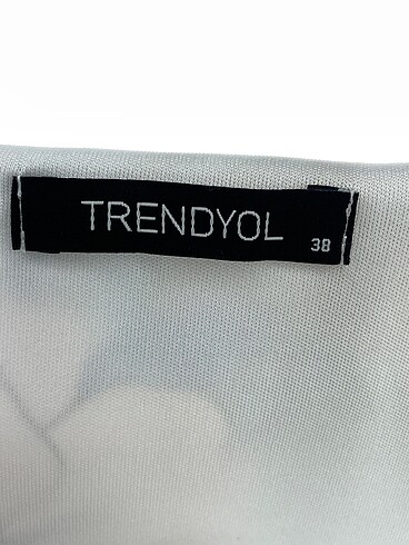 38 Beden çeşitli Renk Trendyol & Milla Kısa Elbise %70 İndirimli.