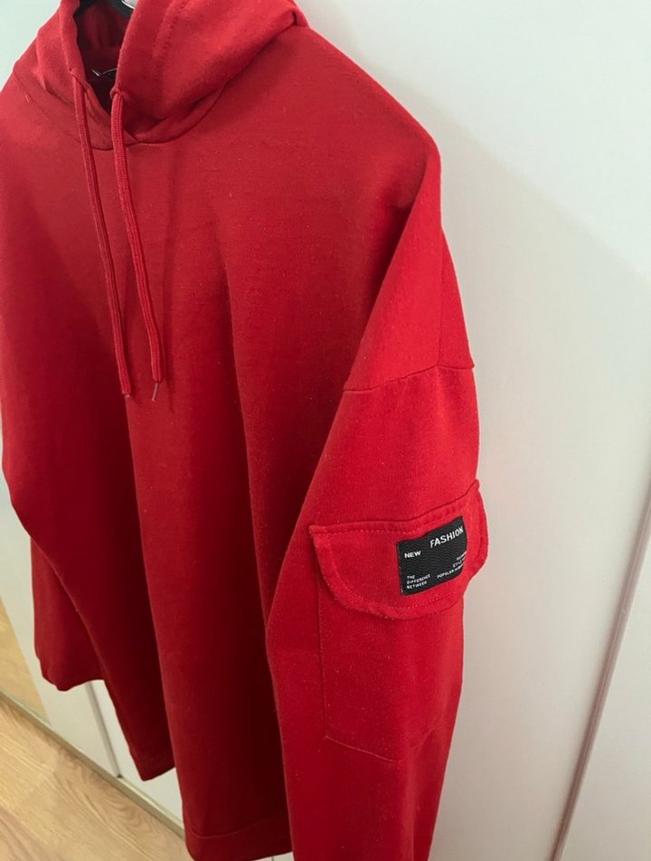 Kırmızı Kapüşonlu Sweatshirt - Görsel 2