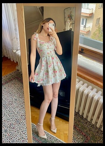 Holly elbise