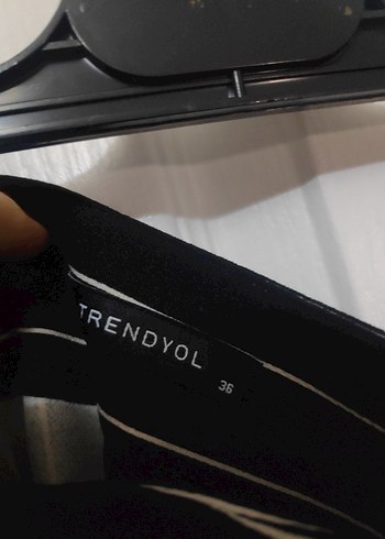 Tmilla Gri Çizgili Asimetrik Pilili Uzun Etek - Görsel 3