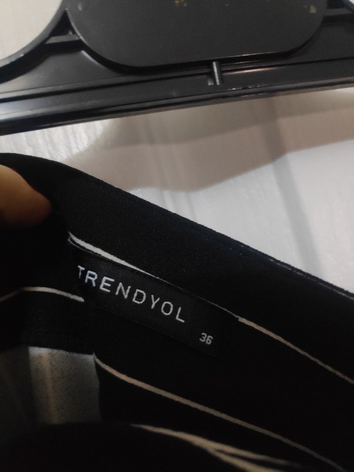 Tmilla Gri Çizgili Asimetrik Pilili Uzun Etek - Görsel 3