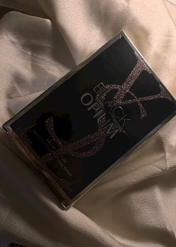 Yves Saint Laurent Black Opium Kadın Parfümü