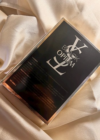 Yves Saint Laurent Yves Saint Laurent Black Opium Kadın Parfümü