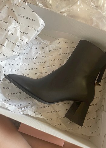 Siyah Deri Tokalı Stiletto Topuklu Kadın Bot - Görsel 5