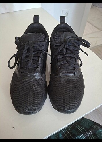 35,5 Beden Nike ayakkabı 