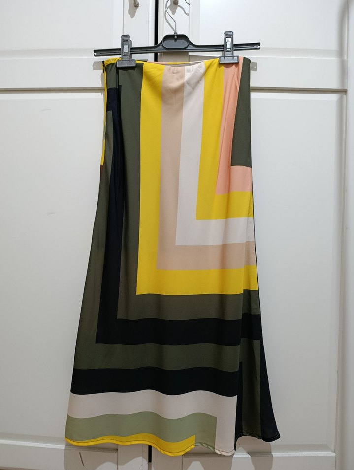 Çok Renkli Kadın Çizgili Etek - Görsel 3