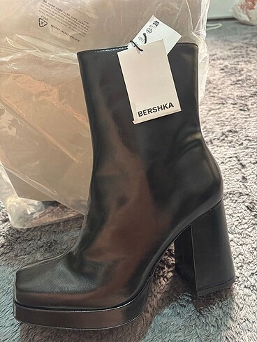 39 Beden siyah Renk Bershka Platform Topuklu Bot