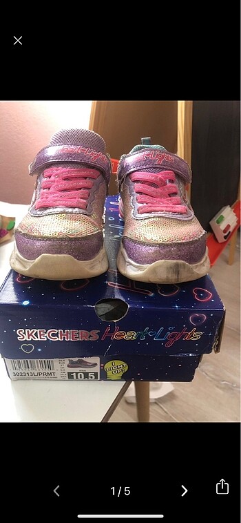 Skechers
