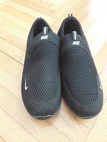 Erkek nike 42 numara
