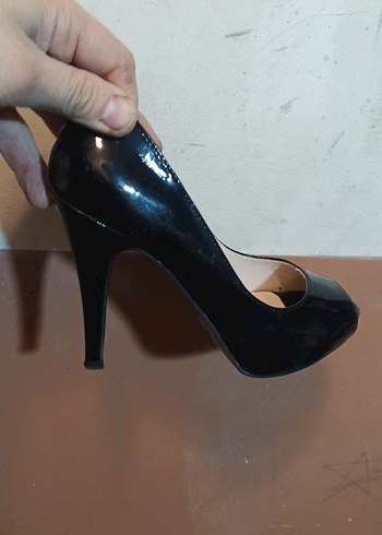 Siyah Parlak Stiletto Topuklu Kadın Ayakkabı - Görsel 2