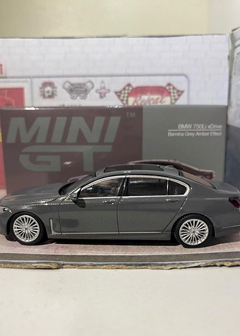 mini gt kesinlikle hatasızdır kutusu hasarsız - Görsel 12