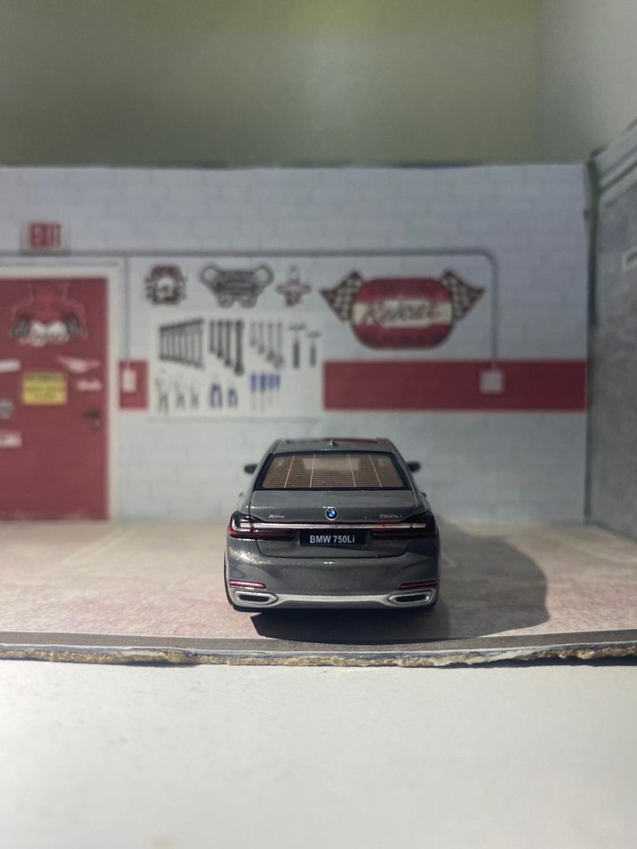 mini gt kesinlikle hatasızdır kutusu hasarsız - Görsel 4