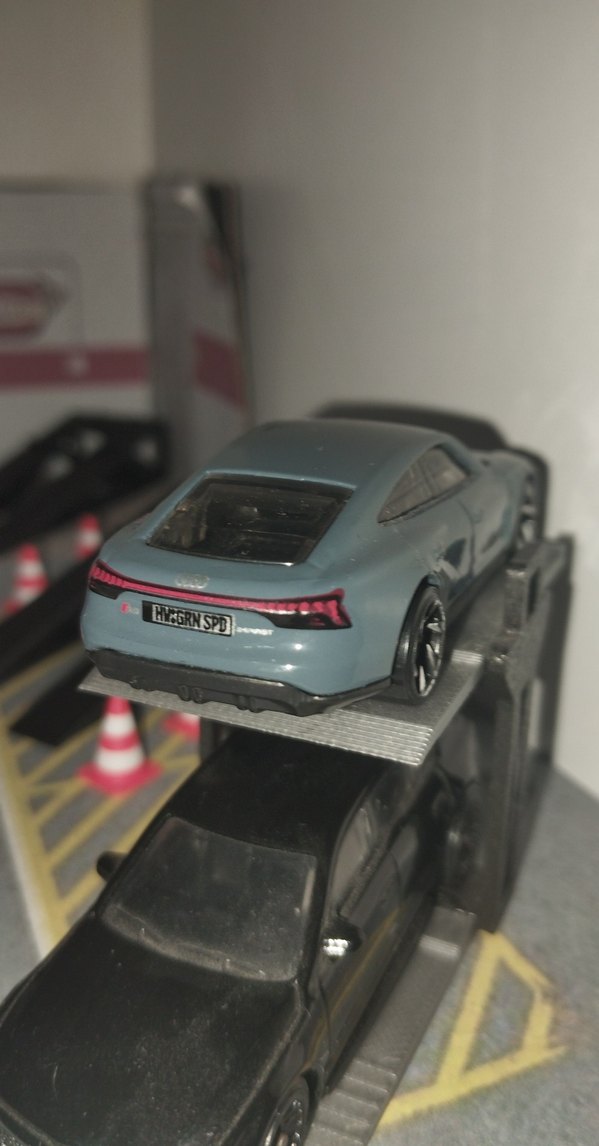 Gri Audi Oyuncak Araba Modeli hatasız - Görsel 2