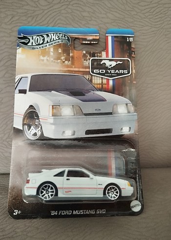 Beyaz Hot Wheels Ford Mustang kapalı hatasız
