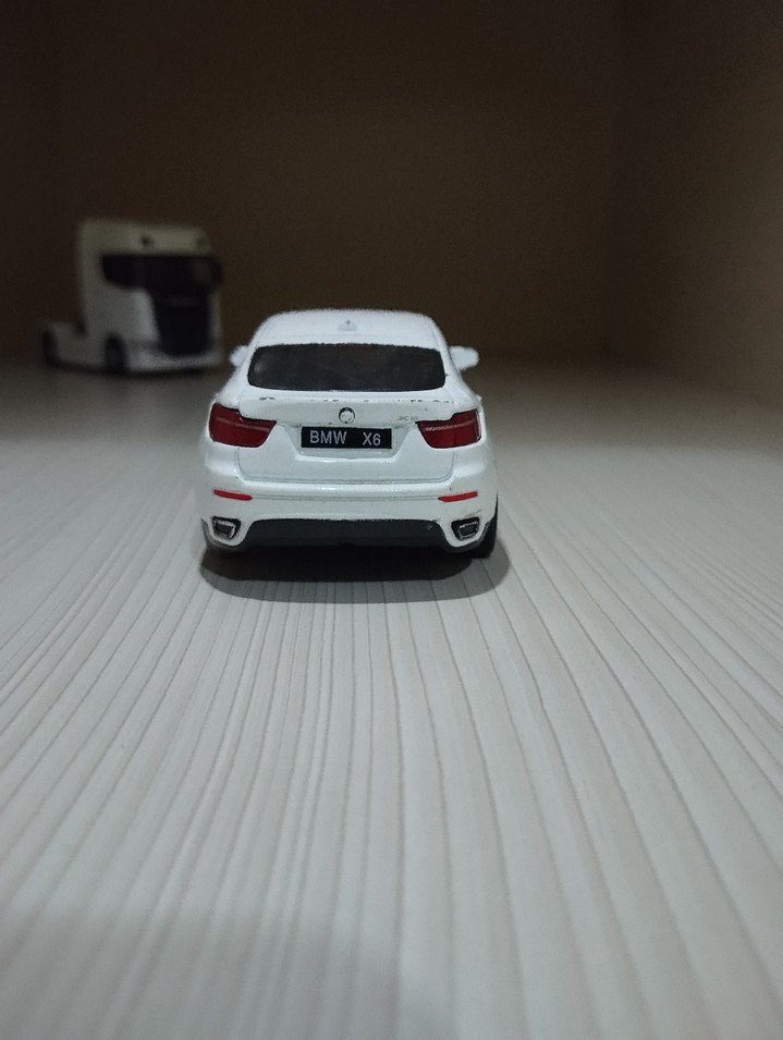 BMW beyaz ufak hatalı - Görsel 4