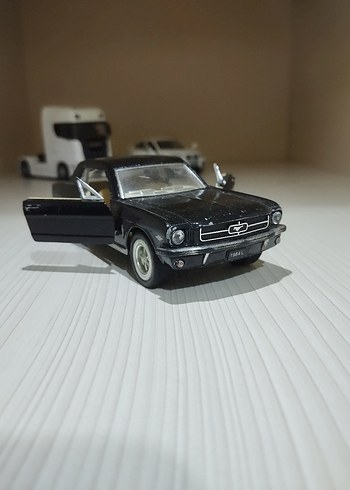 Klasik Siyah Oyuncak Araba mustang