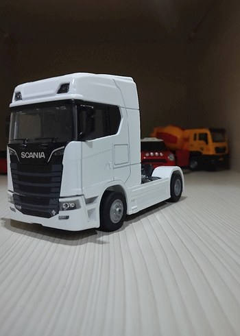 Beyaz Scania Oyuncak Kamyon - Görsel 3