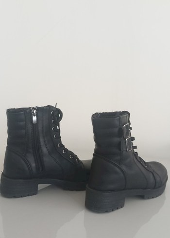 Tokalı Siyah Deri Punk Botlar - Görsel 2