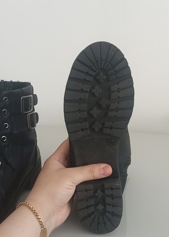 Tokalı Siyah Deri Punk Botlar - Görsel 4