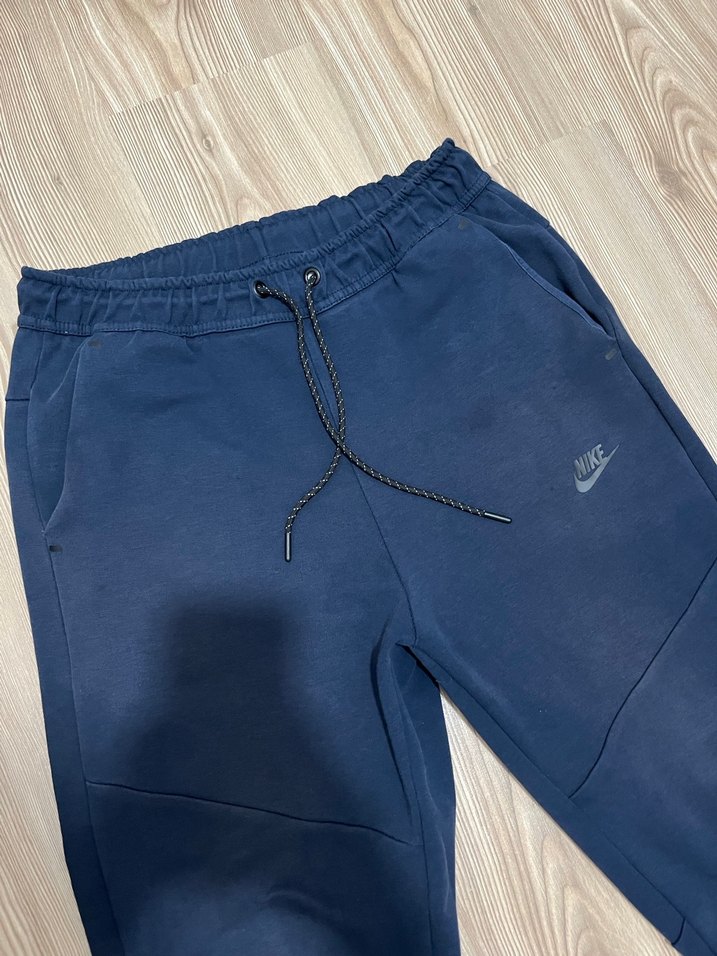 Nike Tech Fleece Eşofman Altı - Görsel 3