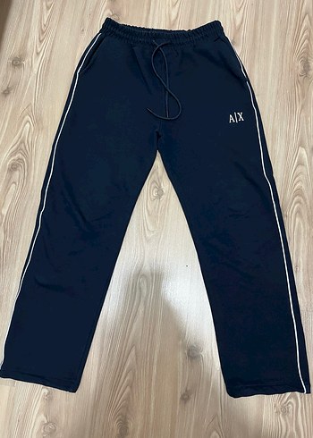 Armani Exchange l