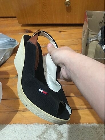 Tommy Hilfiger Dolgu topuk ayakkabı
