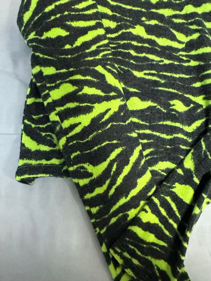 Renkli Zebra Desenli Balıkçı Yaka Kadın Bluz hm - Görsel 3