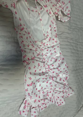 Çiçek Desenli Beyaz Mini elbise - Görsel 3