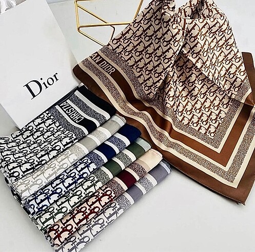 Chiristian Dior Twil İpek Eşarp ?