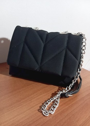 Zincir Detaylı Siyah Kadın Çanta - Görsel 3