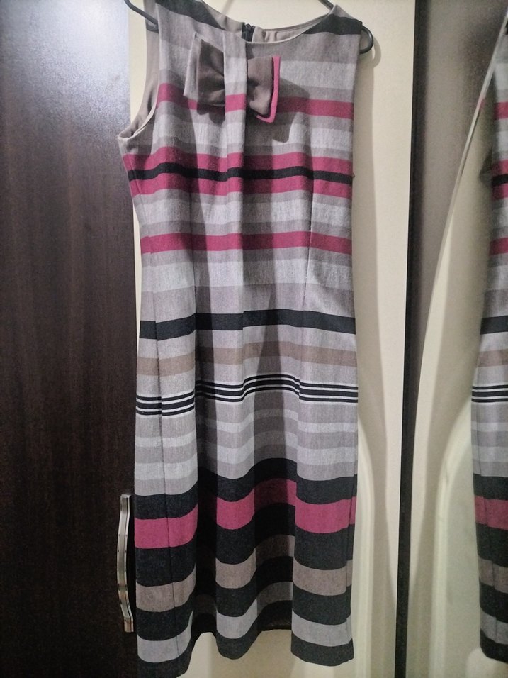 Çizgili Elbisesi - Görsel 2