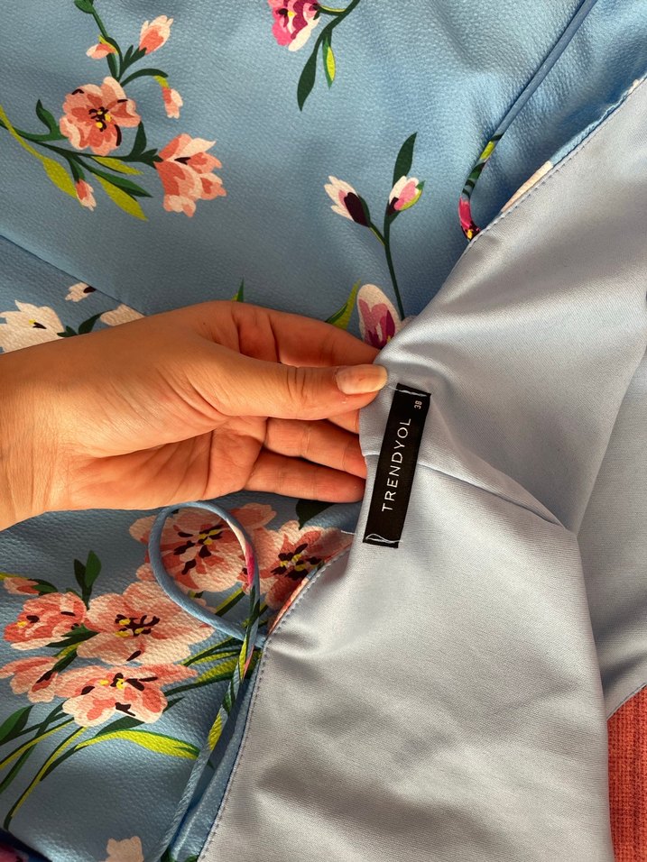 Çiçek Desenli Midi Elbise - Görsel 2