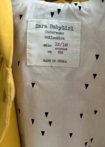 Zara Sarı Kapüşonlu Düğmeli Kız Bebek Trençkot - Görsel 3
