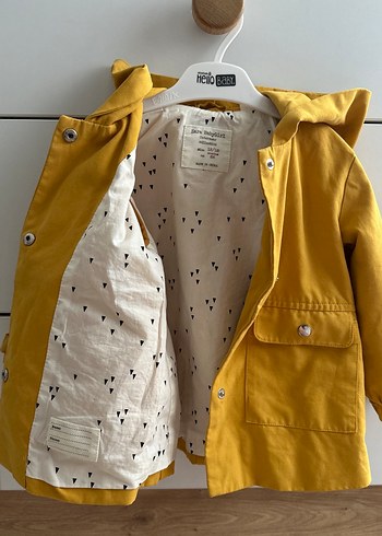 Zara Sarı Kapüşonlu Düğmeli Kız Bebek Trençkot - Görsel 4