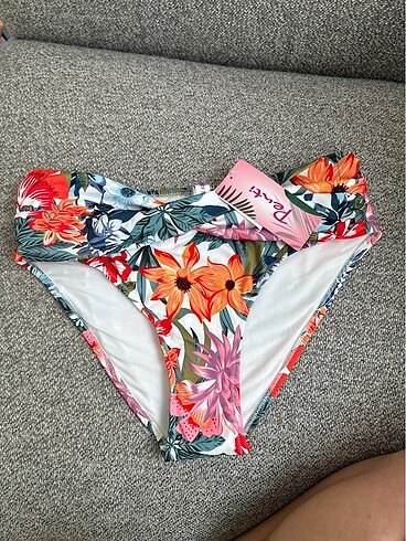 Penti Çiçekli Bikini Altı-38 beden- Yeni&Etiketli