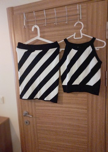 Siyah Beyaz Çizgili Mini Takım - Görsel 3