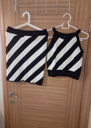Siyah Beyaz Çizgili Mini Takım - Görsel 2