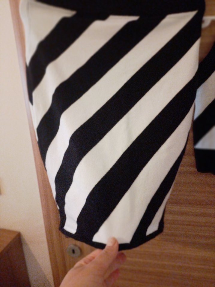 Siyah Beyaz Çizgili Mini Takım - Görsel 4