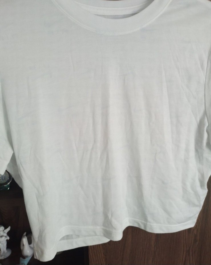 Minimal Beyaz Crop Tişört  Rahat ve Şık! — görsel 4/6