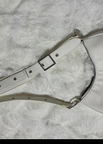 Minimalist Beyaz Deri Tokalı Kadın Çanta - Görsel 4