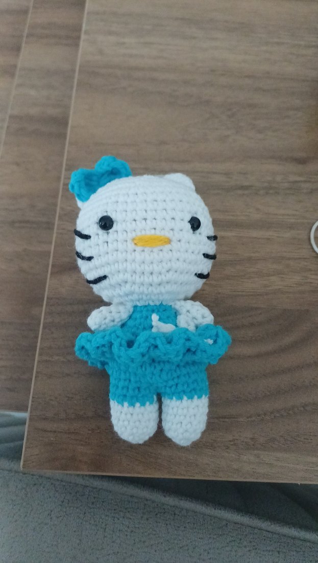 Renkli Örgü Kadın Anahtarlık - Görsel 3