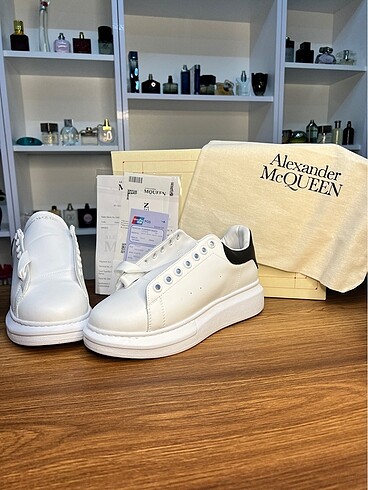Alexander McQueen Beyaz-Siyah Deri 40