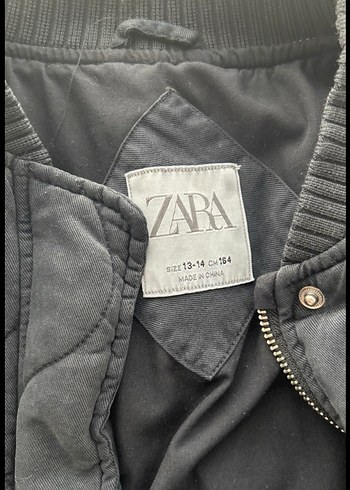 Zara Siyah Düğmeli Rahat Kadın Mont