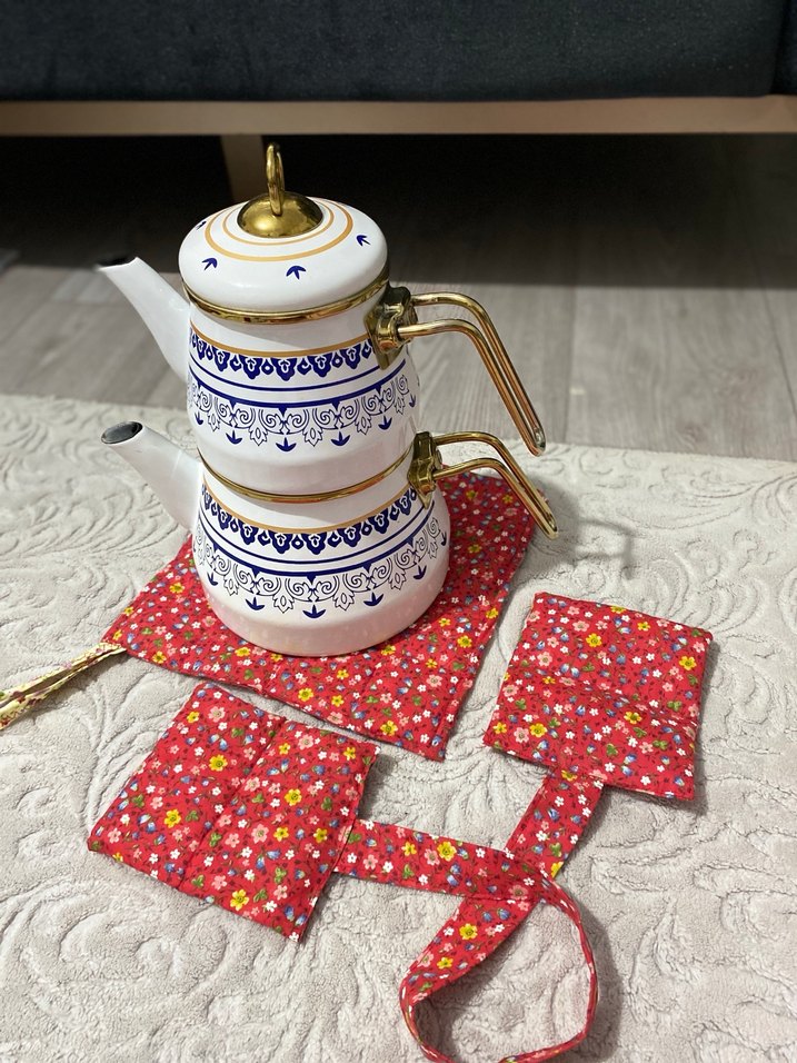Renkli Çiçek Desenli Kırmızı tutacak ve çay altı - Görsel 3