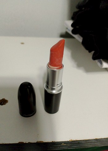 MAC Parlak Siyah Ruj - Görsel 3