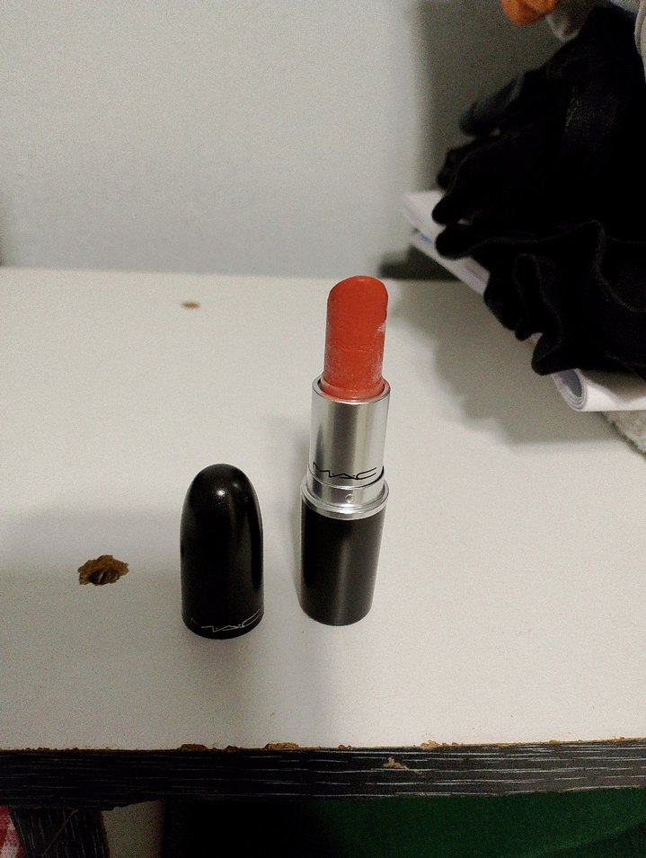 MAC Parlak Siyah Ruj - Görsel 2