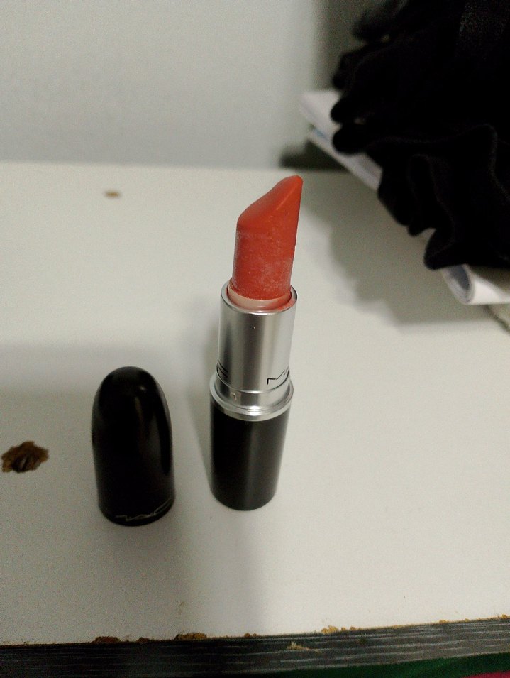 MAC Parlak Siyah Ruj - Görsel 3