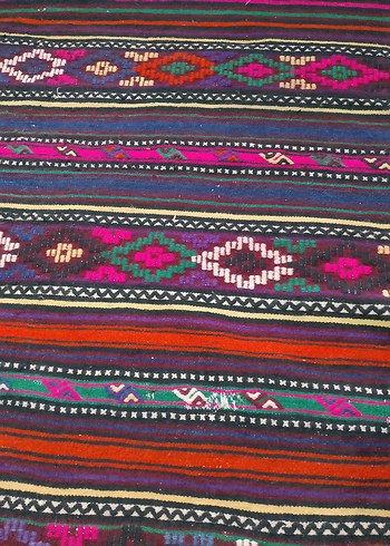 Klasik Çok Renkli Desenli Halı - Görsel 4