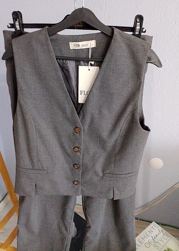 Gri Kadın Düğmeli Takım Elbise - Görsel 4