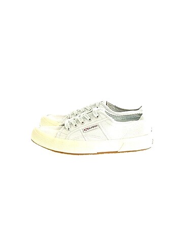 Superga Spor Ayakkabı %70 İndirimli.